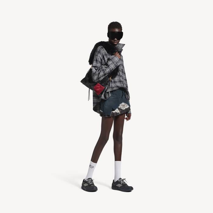 Women's Hamptons Worn-out Sneaker in Black - Women | Balenciaga Taiwan Region EN - Image 2