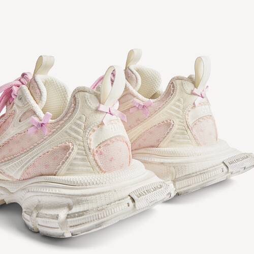 3xl tulle sneaker