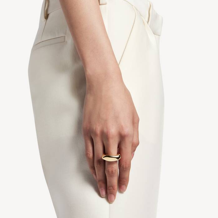 Eisa Ring in Shiny Gold | Balenciaga Bulgaria EN - Image 2