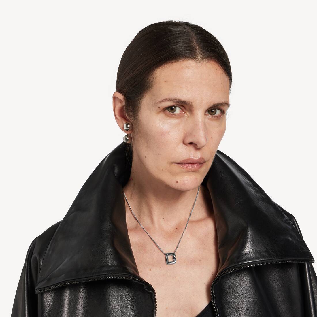 B Necklace in Shiny Silver | Balenciaga Australia EN - Image 4