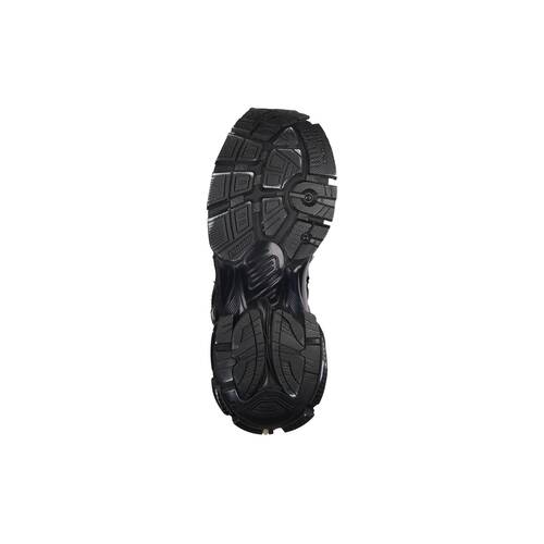 runner sneaker