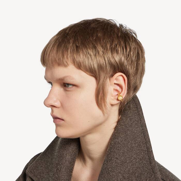 Atom Ear Cuff in Shiny Gold | Balenciaga Canada EN - Image 2