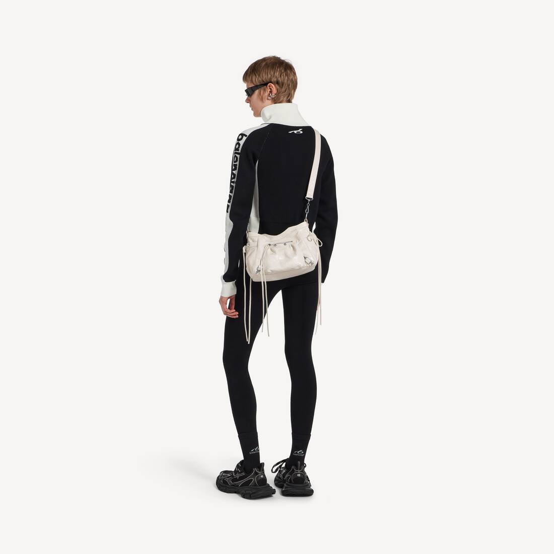 Le City Bucket Bag Klein f&uuml;r Damen in Optisches Wei&szlig; | Balenciaga &Ouml;sterreich DE - Image 9