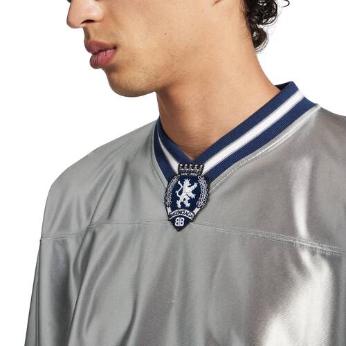 3b football v-neck t-shirt oversized