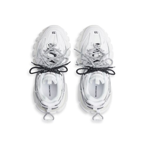 track trail laces sneaker