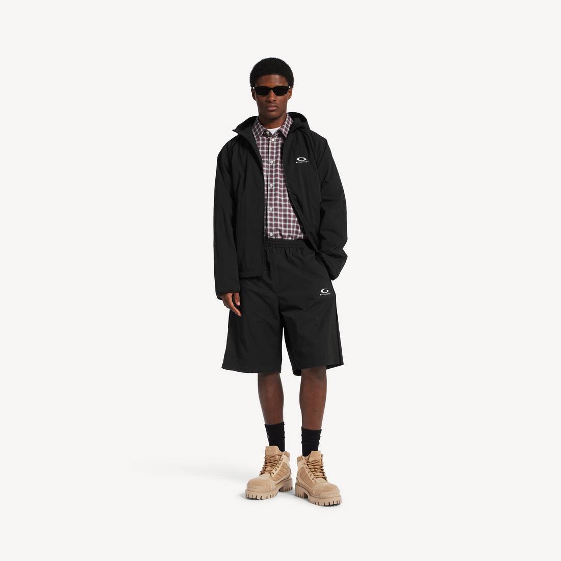 Homme's Short De Surv&ecirc;tement in Noir | Balenciaga France FR - Image 2