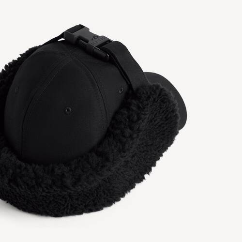 bodies fleece lined cap
