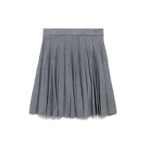pleated skirt