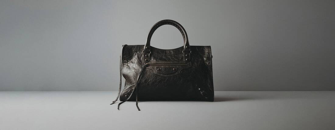 Gifts For Family Month -  | 발렌시아가 대한민국 KO