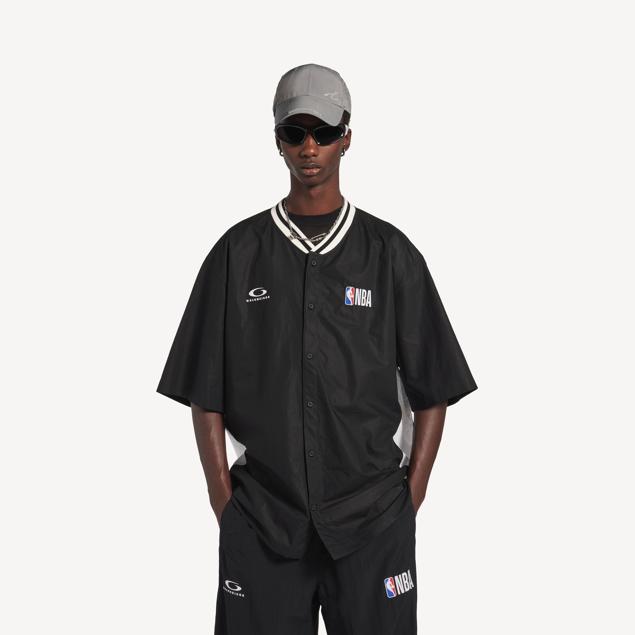 발렌시아가 남성 발렌시아가 | NBA 컬래버레이션 반소매 셔츠 (블랙) 864831TRM281000