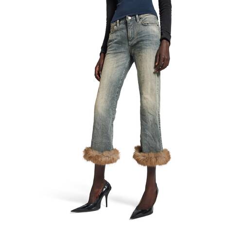 pantalón acampanado con detalle de piel sintética capri