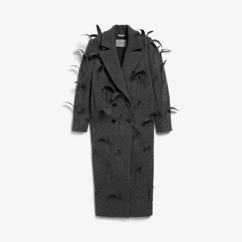 abrigo maxi bordado con plumas