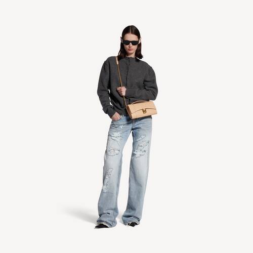 hourglass pochette with chain