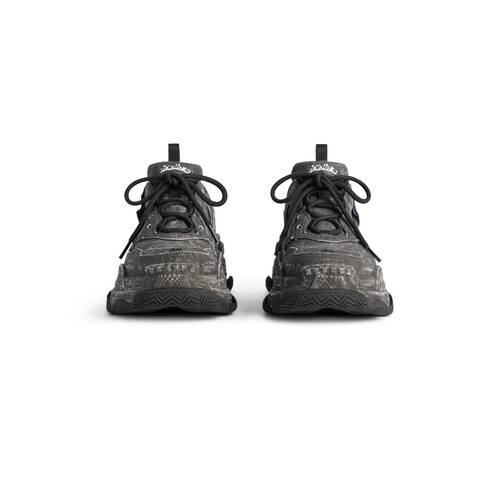 triple s canvas sneaker