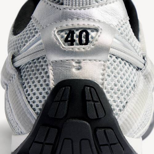 sneaker radar gradient lines