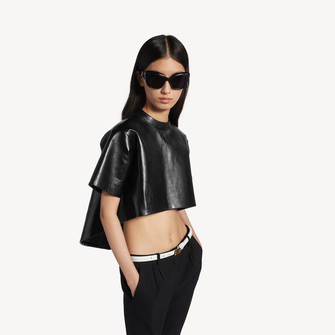 Women's Train Cropped T-shirt in Black | Balenciaga United States EN - Image 5