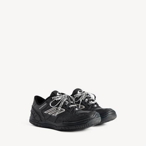 hamptons worn-out trainers