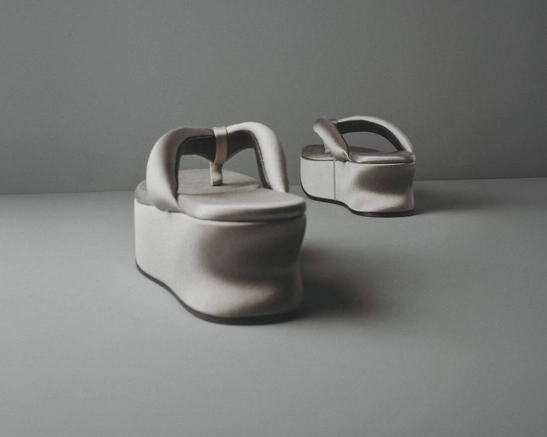 Sand&aacute;lias & Mules - Ela | Balenciaga Brasil PT