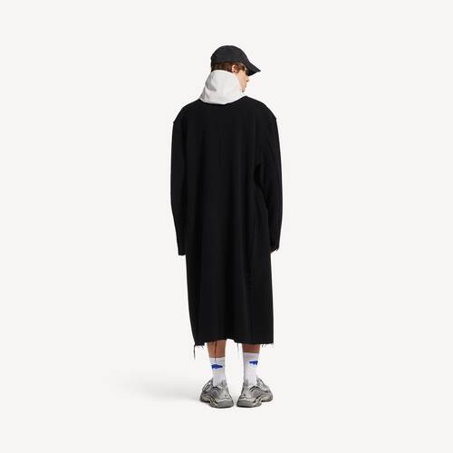 manteau &agrave; bords bruts