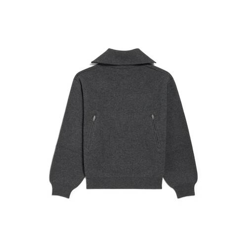 pullover a collo alto back-to-front