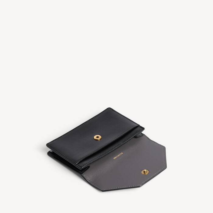ブラック の ウィメンズ Envelope フラップカードホルダー  - ウィメンズ | Balenciaga 日本 JA - Image 1
