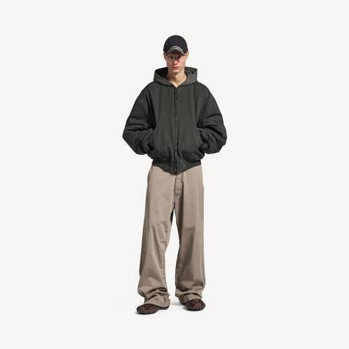 먼데이 울트라 스니커즈