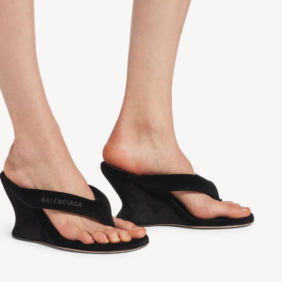 Women's Gaeta Wedge Thong in Black | Balenciaga Japan EN - Image 6