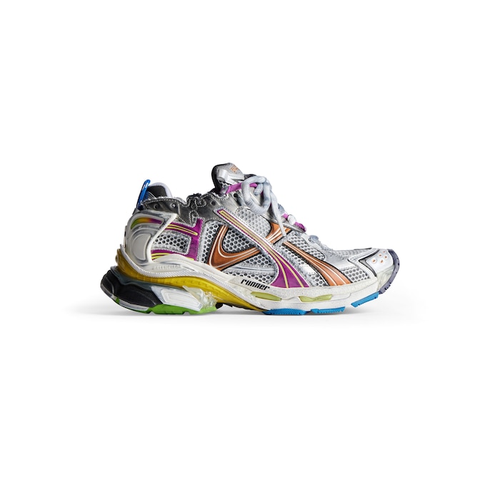 sneaker runner