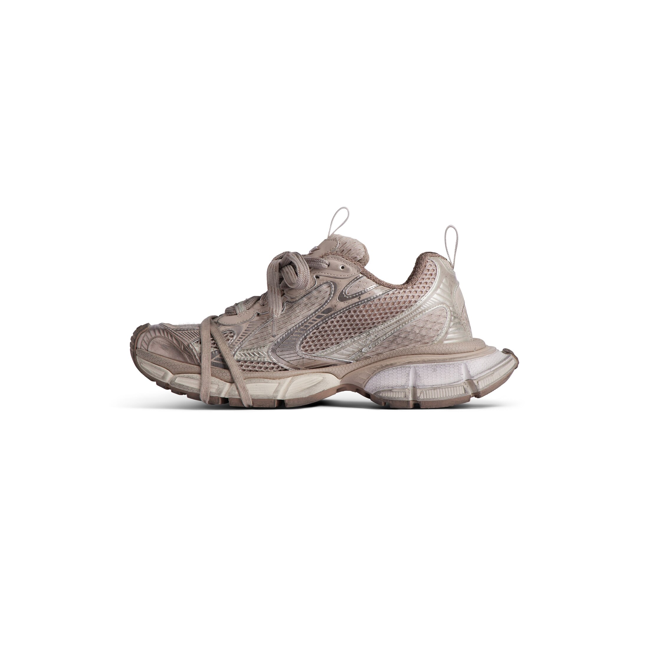 3xl sneaker