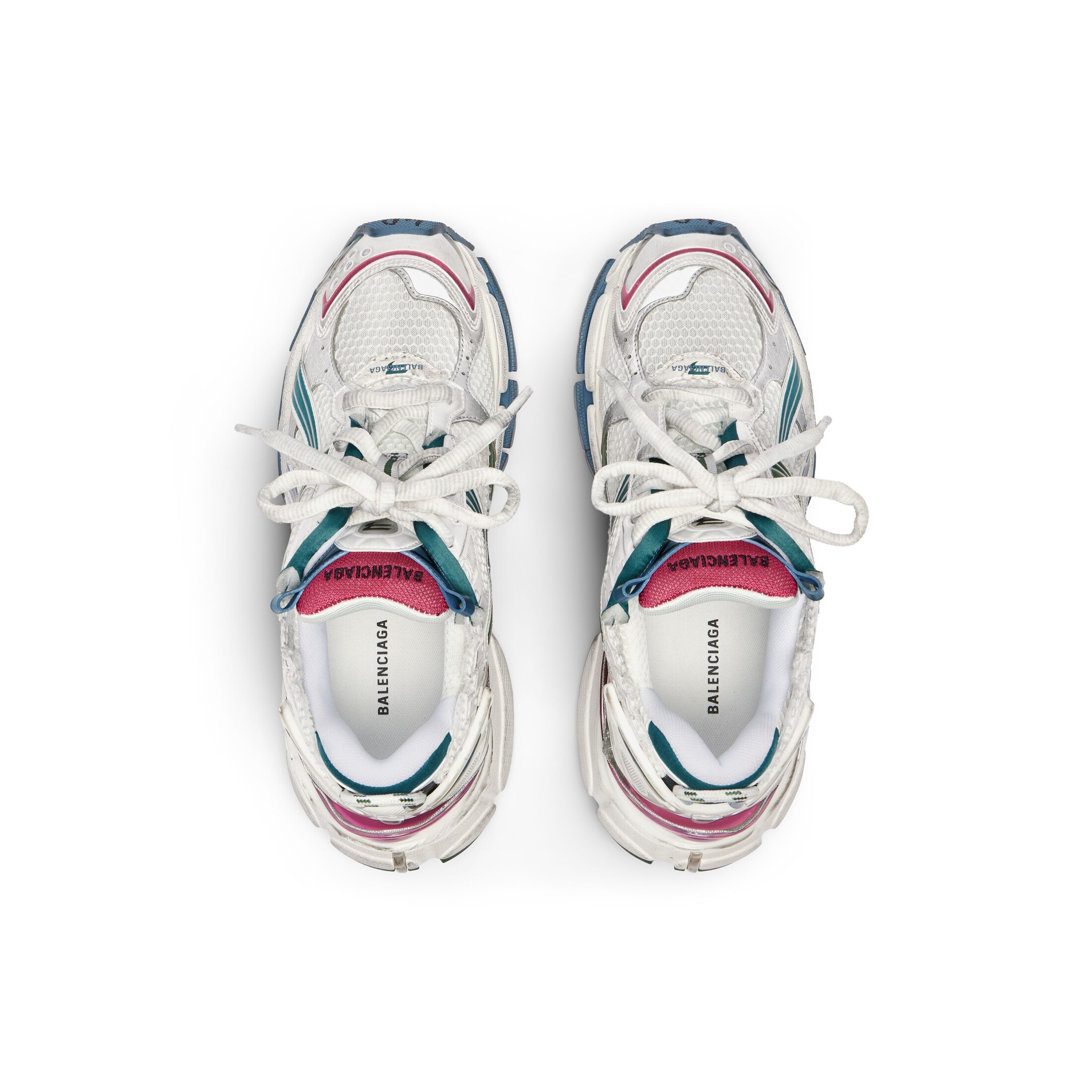 runner sneaker