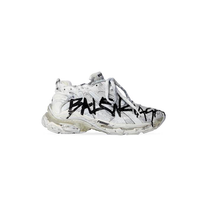 sneakers runner graffiti