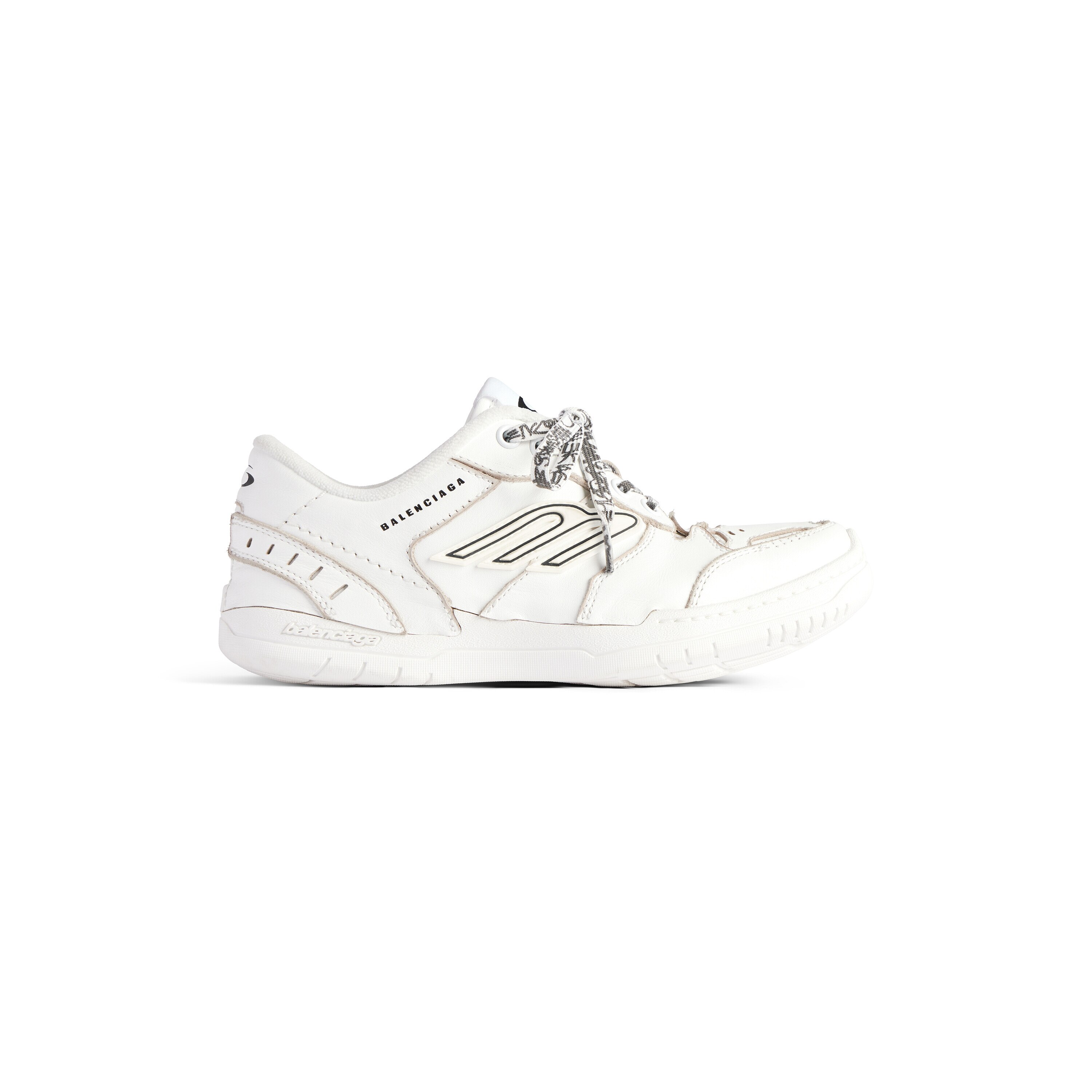 Women's Hamptons Medium Worn-out Sneaker in White