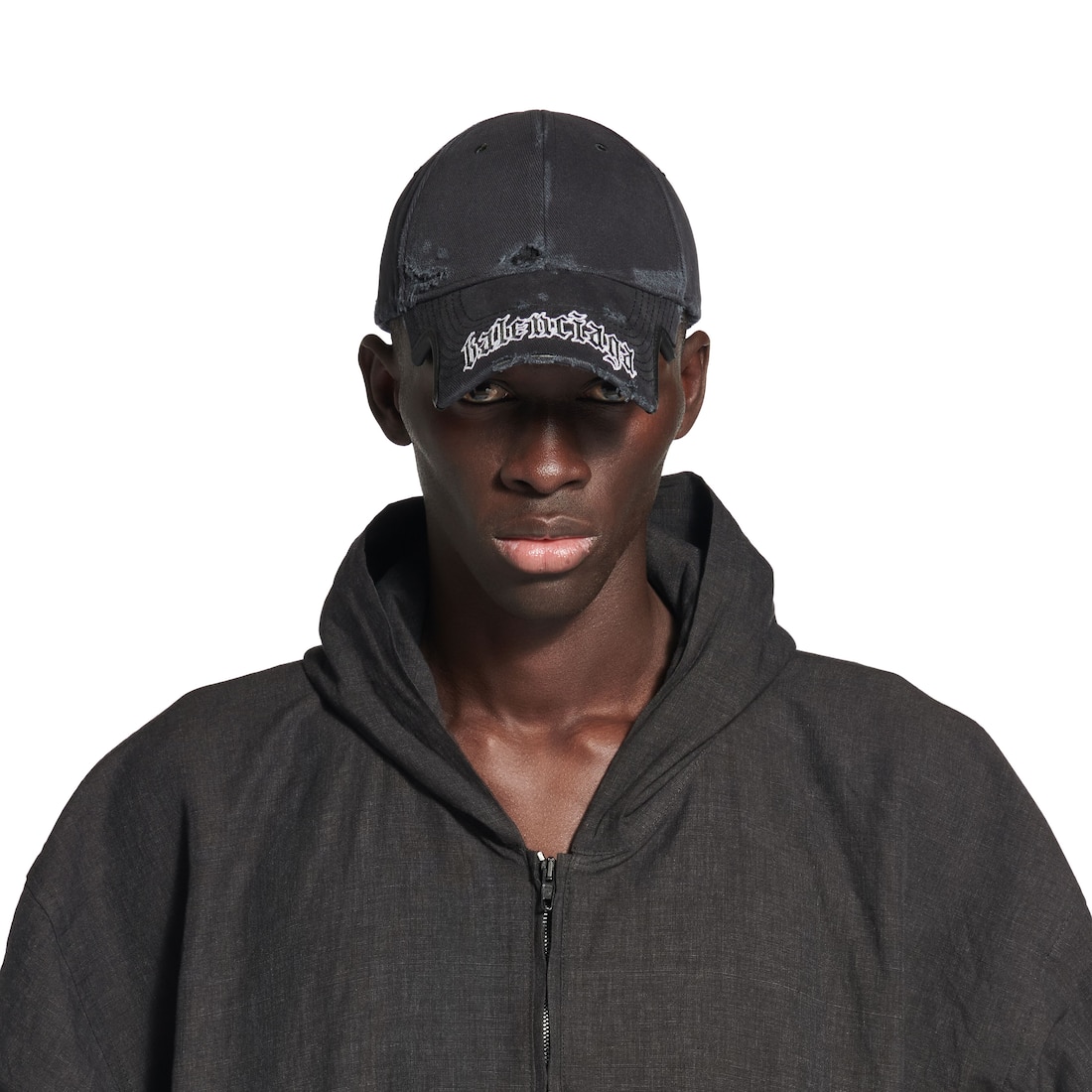 ハット BALENCIAGA BLACKLETTER SCRIPT HAT IN BLACK DELAVE Blackletter Script Cap in Black Faded | Balenciaga US
