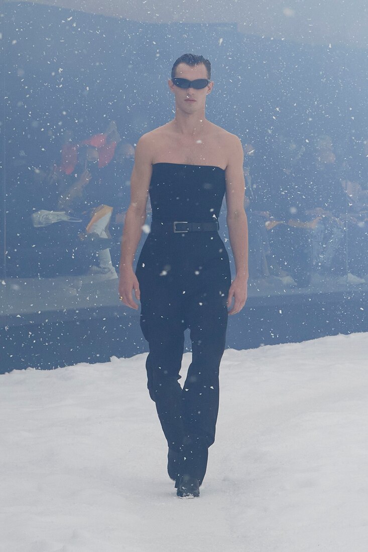 balenciaga trash bag runway