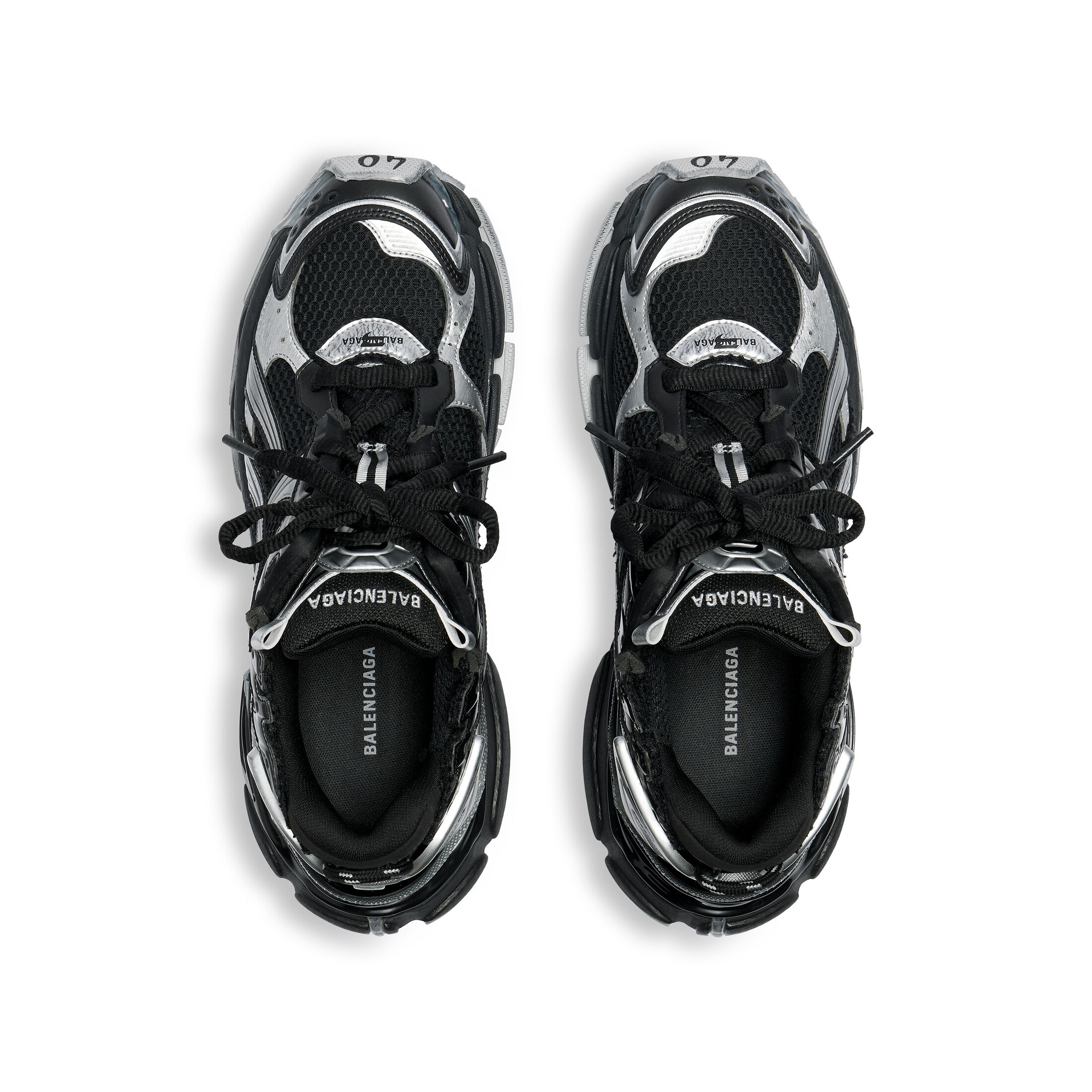 runner sneaker