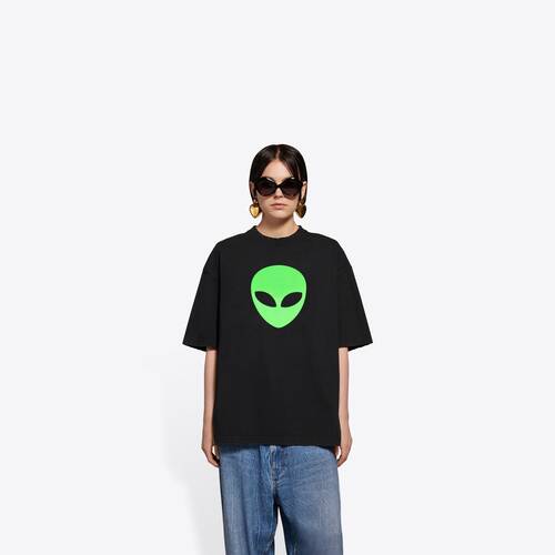 alien medium fit t-shirt