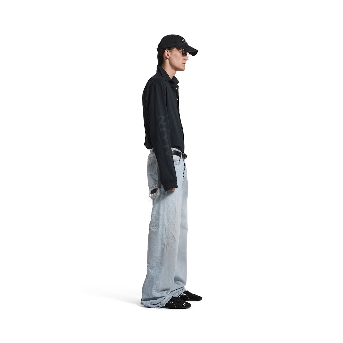 Men's Distressed Relaxed Fit Pants in Light Blue