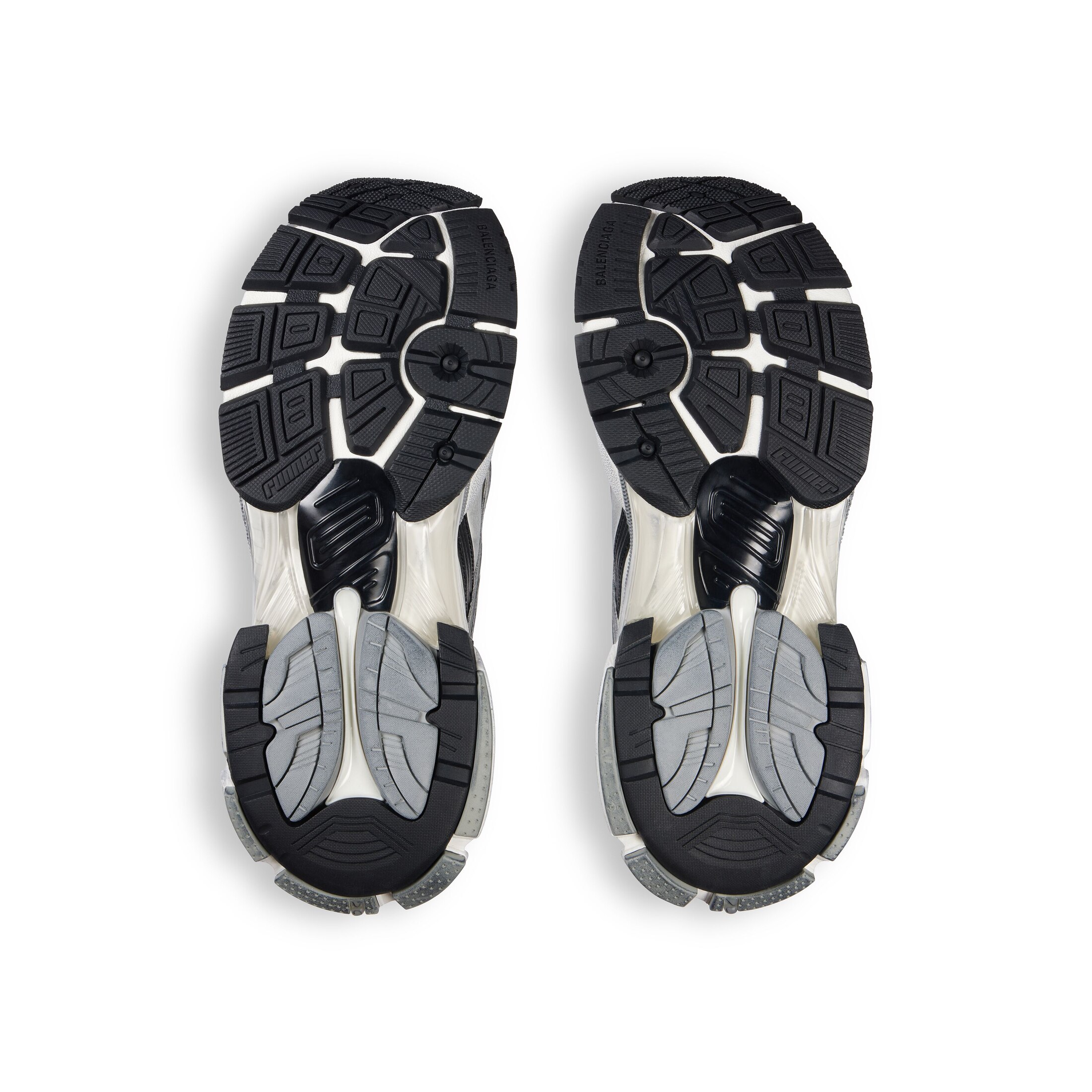 runner sneaker