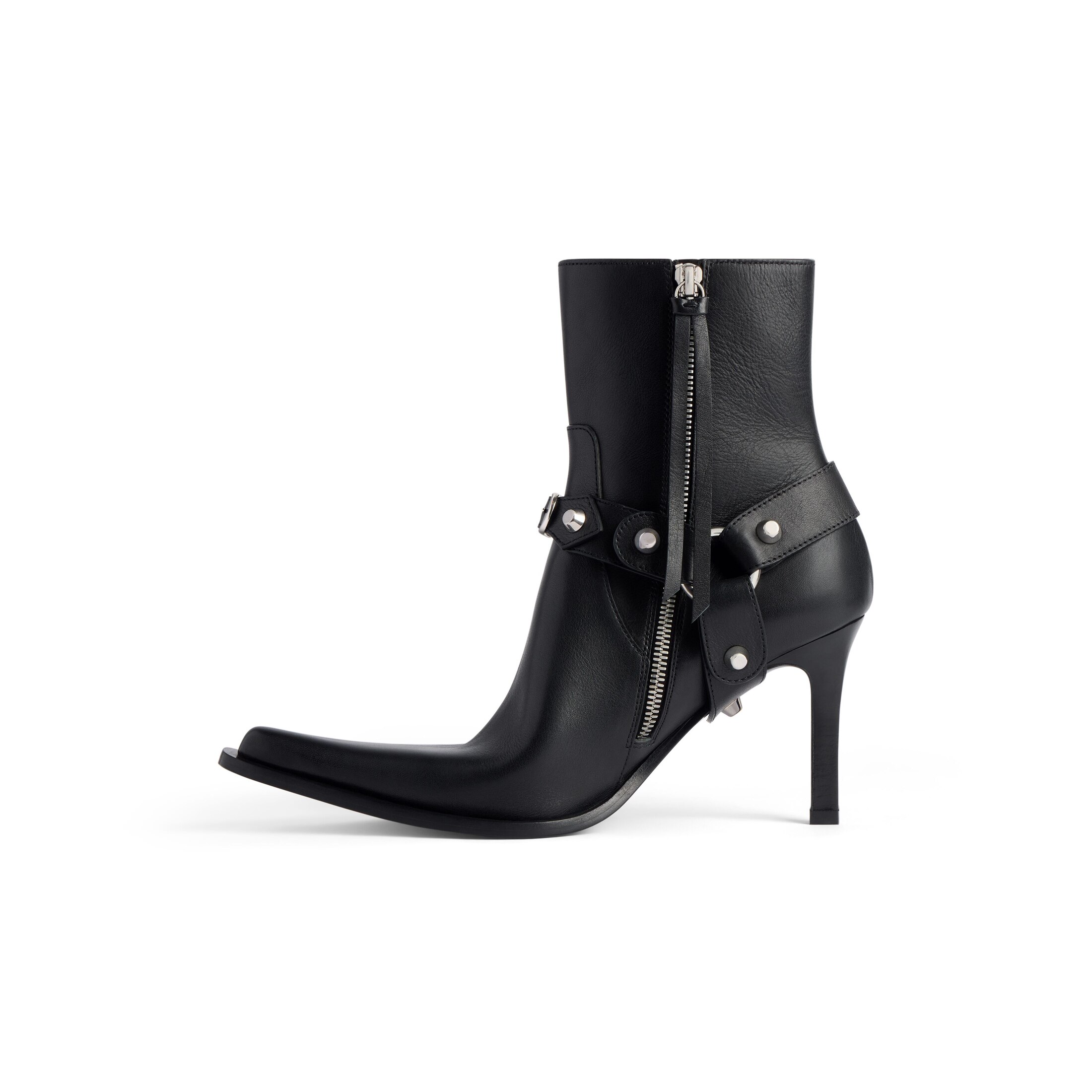 city bootie with harness