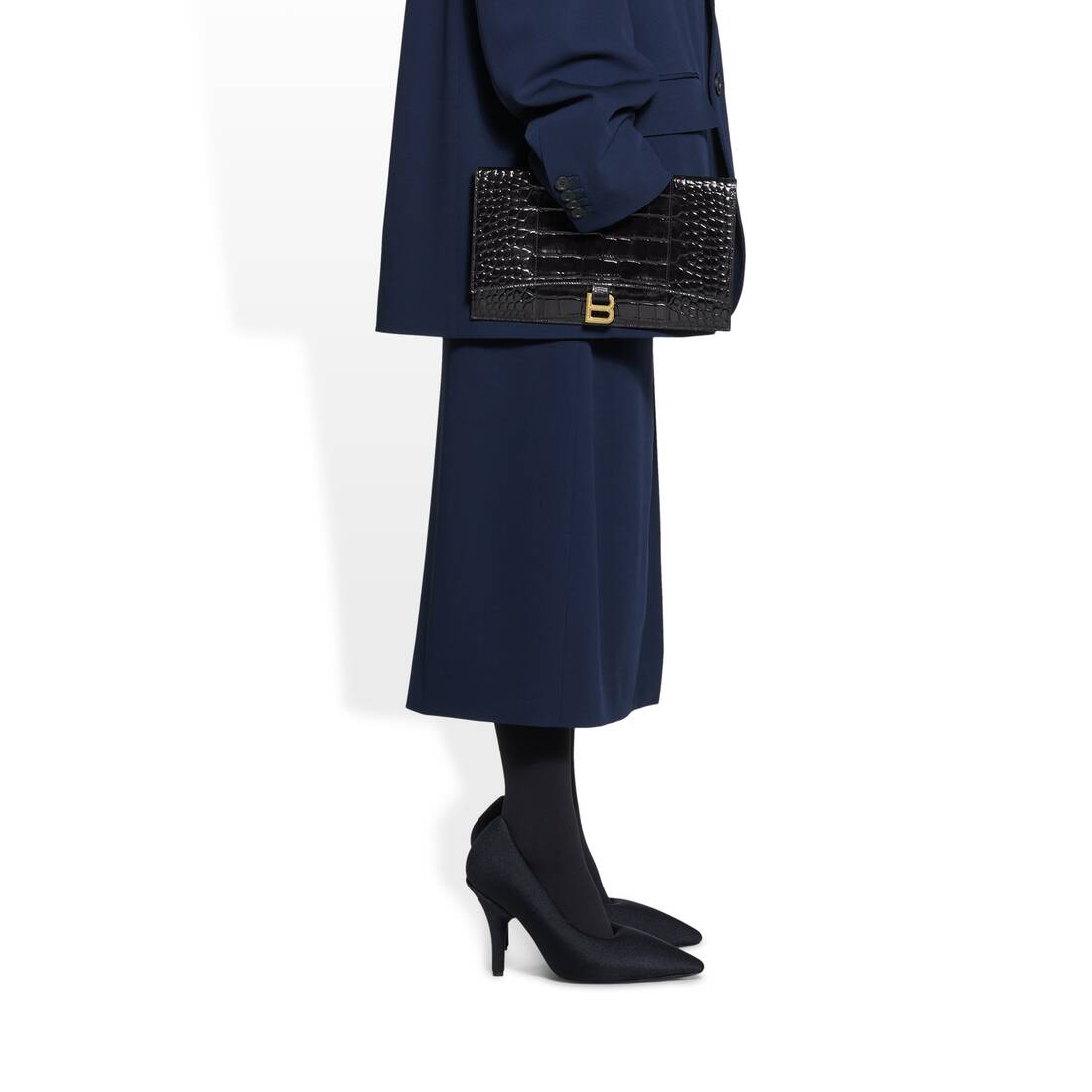 플랩 악어가있는 여성 모래 시계 평평한 파우치 검은 색으로 엠보싱