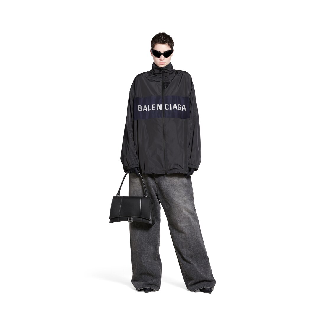 Balenciaga ジップアップ ジャケット で ブラック