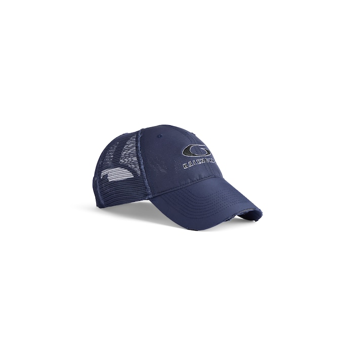 boné trucker perfurado