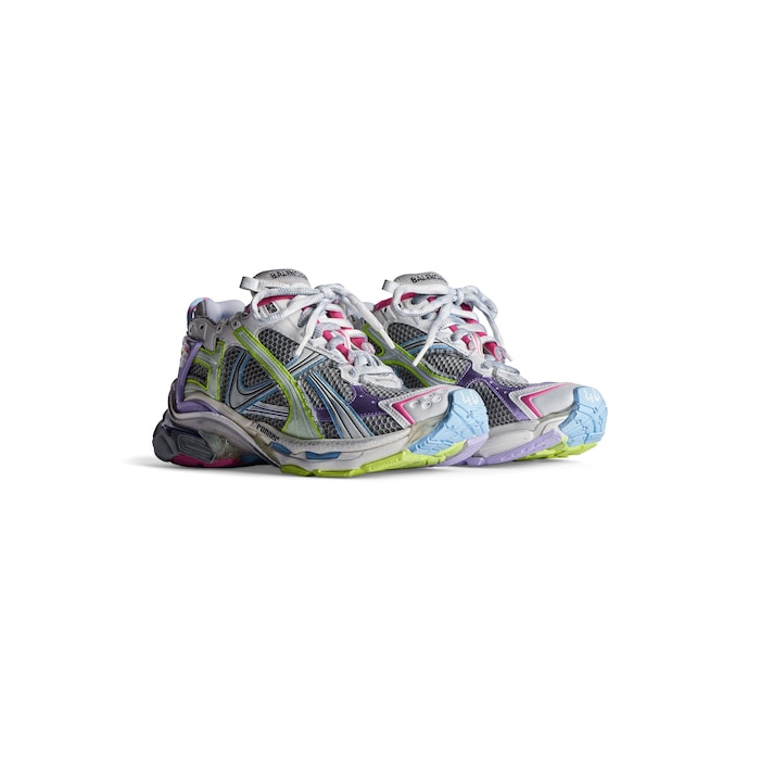 sneaker runner