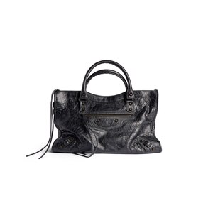 バレンシアガ　city balenciaga Y2K時代を飾った“it”バッグ。「バレンシアガ」“ル シティ”が復活