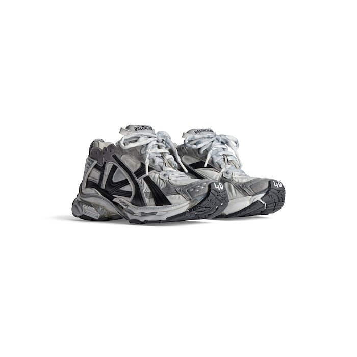 sneaker runner