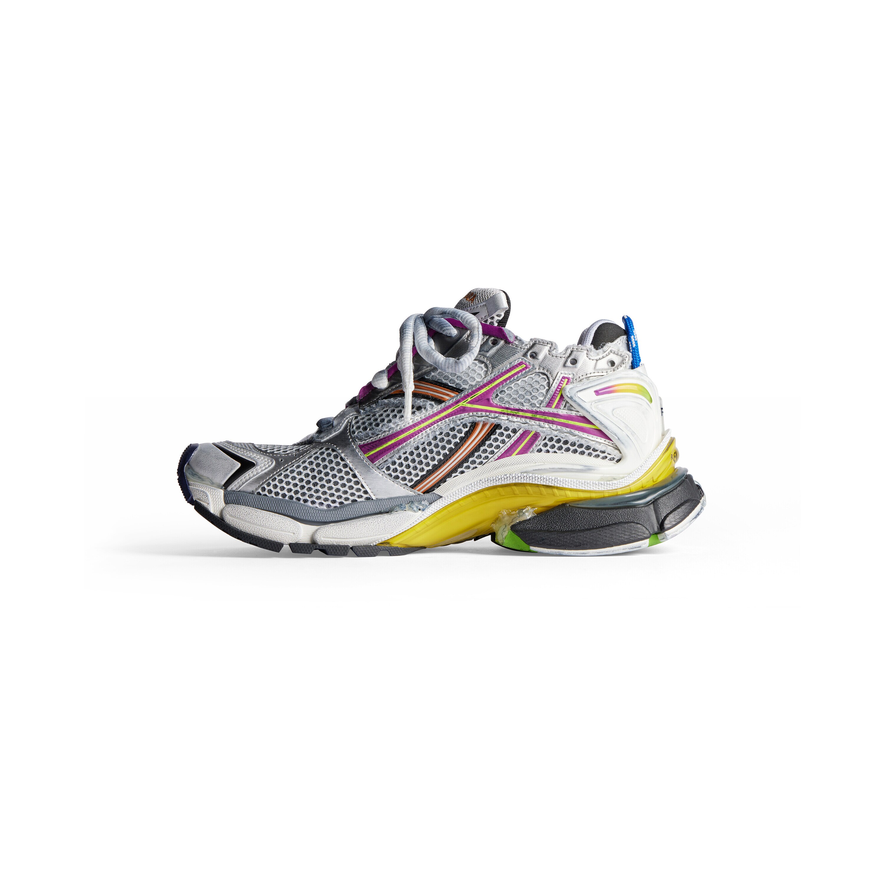 runner sneaker