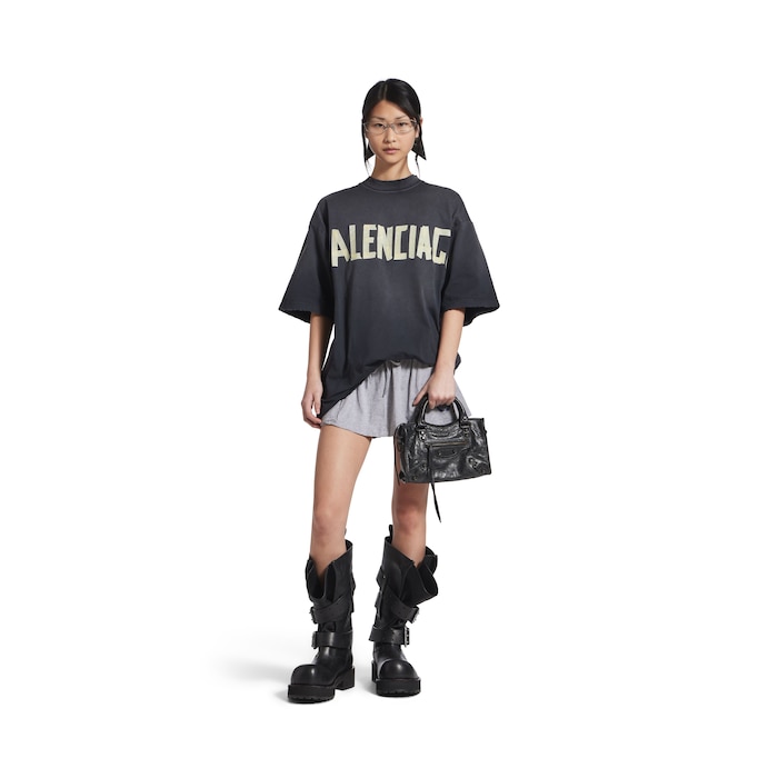 t-shirt tape type fit medium