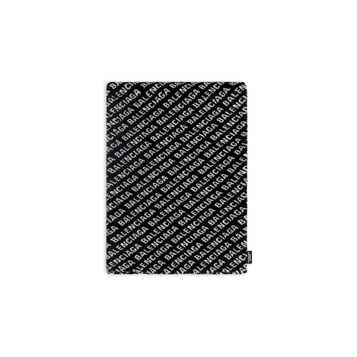 allover logo blanket
