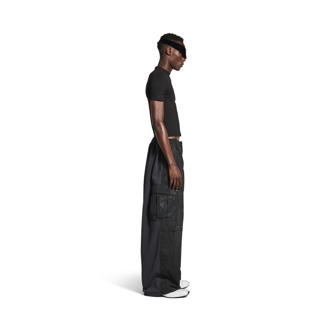 Men's Hybrid Large Fit Pants in Black/navy