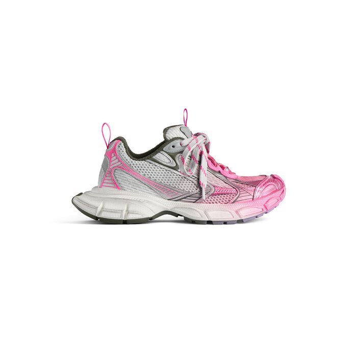 3xl toe spray sneaker